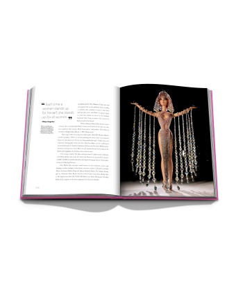 Barbie: 60 Years of Inspiration book votre