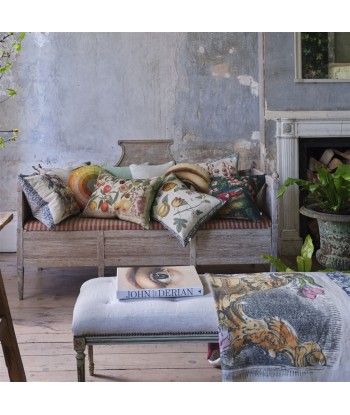 Crown Lily Canva Cushion le concept de la Pate a emporter 